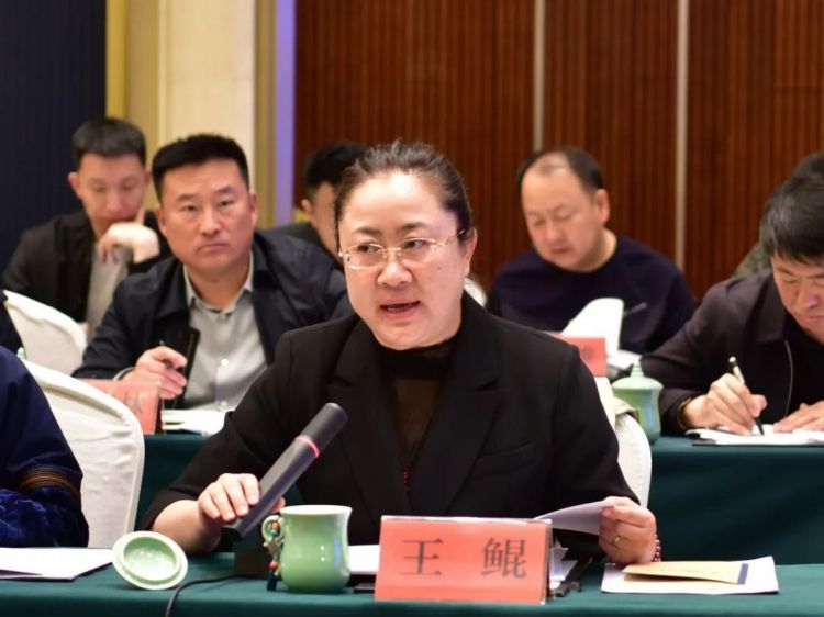 1712553830247214.jpg 女总裁.jpg
