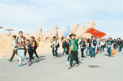 沙漠旅游“火起来”