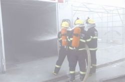 红山区一汽车4S店烤漆房起火