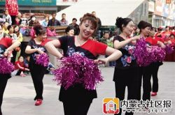 赢大妈者赢天下 广场舞舞出“大妈经济”