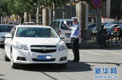 呼和浩特一交警执行高考勤务13年 年年都遇“马虎”考生