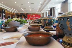 五个番茄一锅汤 N缺一 你咋还不来捏？ 首家社区型火锅餐饮7月10日开门揖客