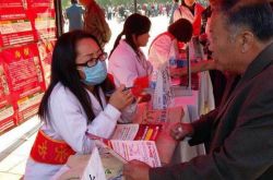 首府开展“世界关节炎日”大型科普宣传活动